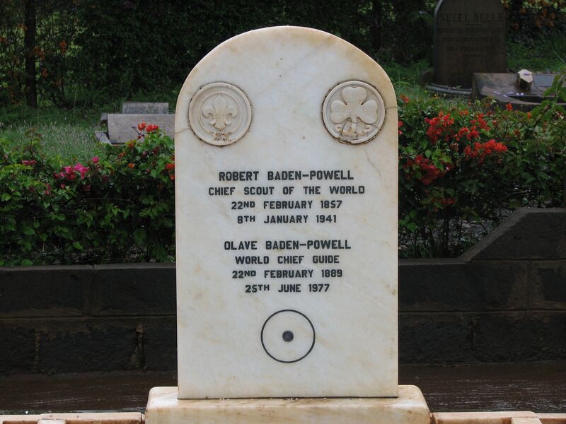 File:Baden-Powell's tomb.jpg
