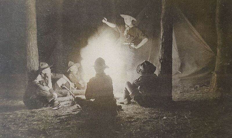 File:1915 Kampvuur foto Baron van Pallanttroep Den Haag.jpg