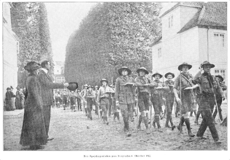 File:1912 parade Sorgenfri.jpg
