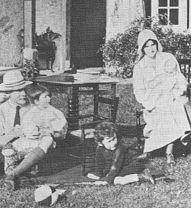File:Baden-Powell family (1917).jpg