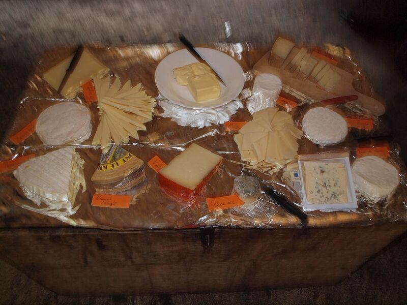 File:Divers fromages.jpg