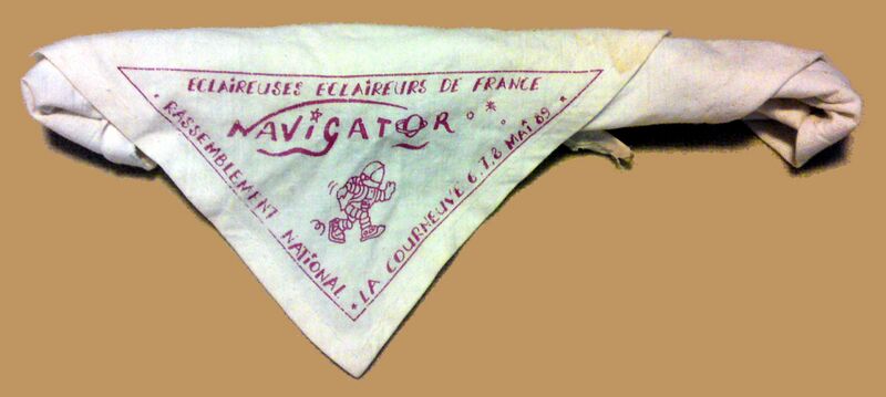 File:EEDF foulard Navigator-2e-escale 1989.jpg