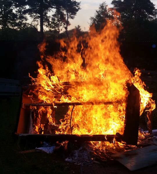 File:Trash fire.jpg