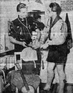 De Zwolse deelnemers aan de Wereldjamboree in 1955, Peter Molenaar links